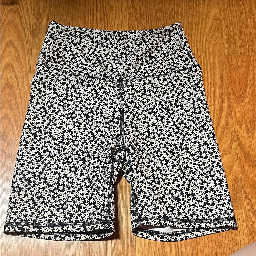 Balance Collection Black and White Flower Patterned Bike Shorts